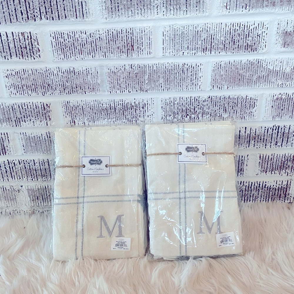 Mud Pie Initial Tassel Dinner Napkin Set 4. (M)